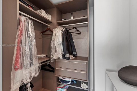 Снять в аренду кондоминиум в Майами, Флорида 2 спальни, 102.84м2, № 2034574 - фото 30