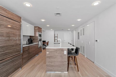 Снять в аренду кондоминиум в Майами, Флорида 2 спальни, 102.84м2, № 2034574 - фото 19