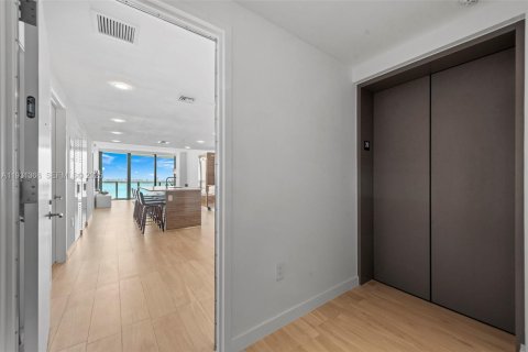 Снять в аренду кондоминиум в Майами, Флорида 2 спальни, 102.84м2, № 2034574 - фото 23