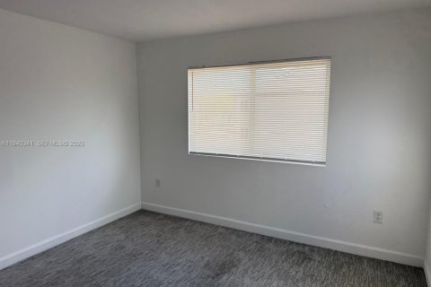 Снять в аренду квартиру в Хомстед, Флорида 3 спальни, 104.61м2, № 2152696 - фото 21