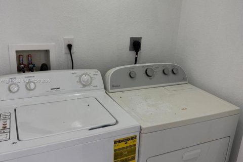 Снять в аренду квартиру в Хомстед, Флорида 3 спальни, 104.61м2, № 2152696 - фото 27