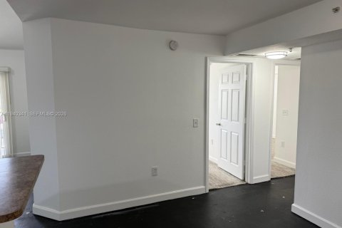 Снять в аренду квартиру в Хомстед, Флорида 3 спальни, 104.61м2, № 2152696 - фото 5