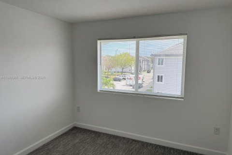 Снять в аренду квартиру в Хомстед, Флорида 3 спальни, 104.61м2, № 2152696 - фото 17