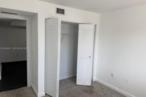 Снять в аренду квартиру в Хомстед, Флорида 3 спальни, 104.61м2, № 2152696 - фото 10