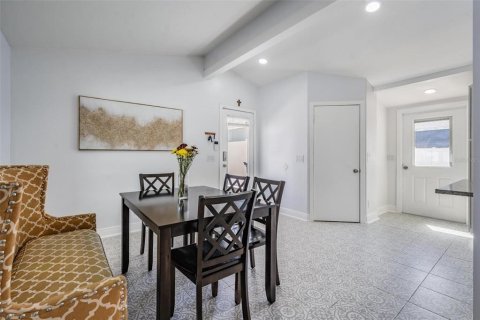 Villa ou maison à vendre à Tampa, Floride: 3 chambres, 120.77 m2 № 2091926 - photo 10