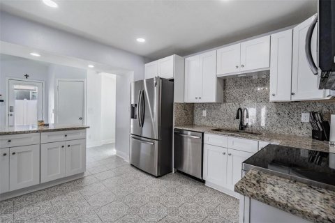Villa ou maison à vendre à Tampa, Floride: 3 chambres, 120.77 m2 № 2091926 - photo 5