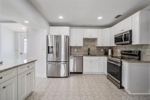 Villa ou maison à vendre à Tampa, Floride: 3 chambres, 120.77 m2 № 2091926 - photo 3