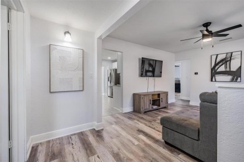 Villa ou maison à vendre à Tampa, Floride: 3 chambres, 120.77 m2 № 2091926 - photo 4