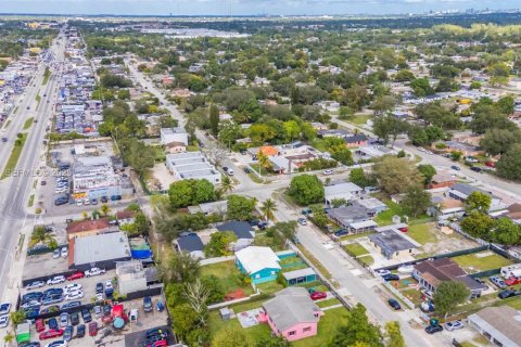 House in Miami, Florida 2 bedrooms, 97.36 sq.m. № 1992613 - photo 20