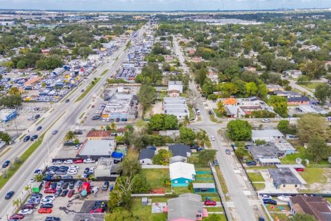 House in Miami, Florida 2 bedrooms, 97.36 sq.m. № 1992613 - photo 21