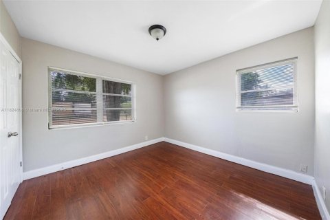 House in Lauderhill, Florida 3 bedrooms, 129.88 sq.m. № 1790712 - photo 18