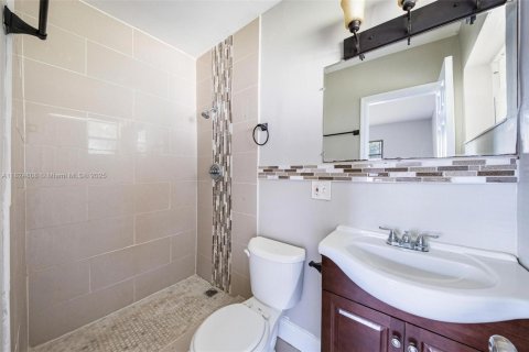 House in Lauderhill, Florida 3 bedrooms, 129.88 sq.m. № 1790712 - photo 21