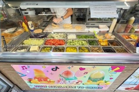 Propiedad comercial en venta en Fort Lauderdale, Florida № 2044153 - foto 8