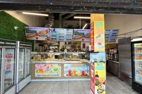 Propiedad comercial en venta en Fort Lauderdale, Florida № 2044153 - foto 6