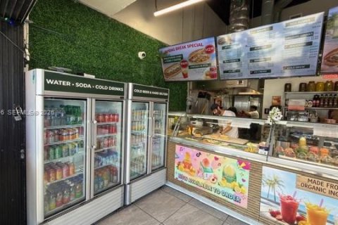 Propiedad comercial en venta en Fort Lauderdale, Florida № 2044153 - foto 5