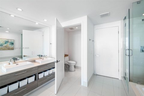 Condo in Miami, Florida, 3 bedrooms  № 1836028 - photo 8