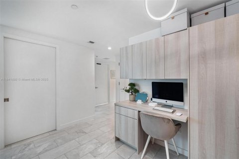 Condo in Miami, Florida, 3 bedrooms  № 1836028 - photo 14