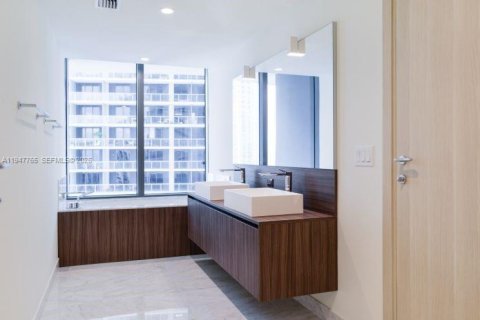 Снять в аренду кондоминиум в Майами, Флорида 2 спальни, 114.83м2, № 2005221 - фото 16