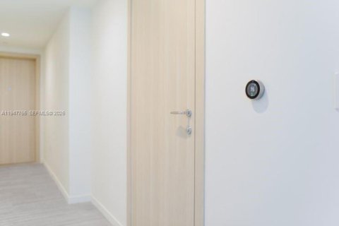 Снять в аренду кондоминиум в Майами, Флорида 2 спальни, 114.83м2, № 2005221 - фото 2