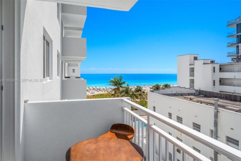 Condo in Miami Beach, Florida, 1 bedroom № 2079441 - photo 15