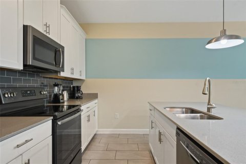 Adosado en venta en Davenport, Florida, 4 dormitorios, 177.81 m2 № 1520708 - foto 9