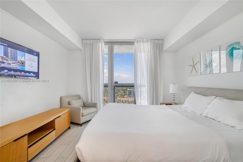 Condo in Hallandale Beach, Florida, 2 bedrooms  № 1606457 - photo 24