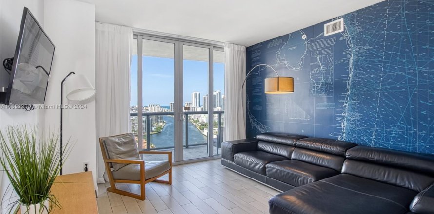 Condo in Hallandale Beach, Florida, 2 bedrooms № 1606457