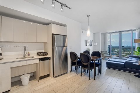Condo in Hallandale Beach, Florida, 2 bedrooms  № 1606457 - photo 6