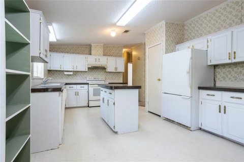 Appartement à louer à Trenton, Floride: 3 chambres, 166.76 m2 № 1883207 - photo 6