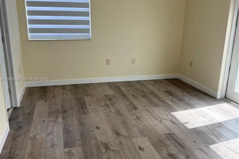 House in Miami Gardens, Florida 3 bedrooms, 126.16 sq.m. № 2028792 - photo 8