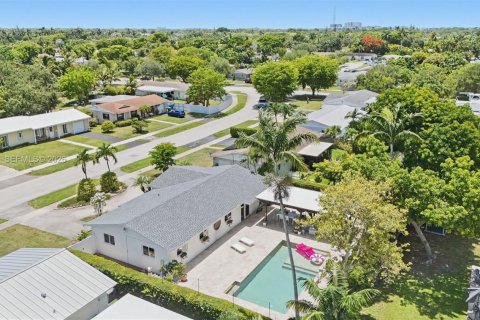 Casa en venta en Palmetto Bay, Florida, 4 dormitorios, 153.85 m2 № 2191921 - foto 5