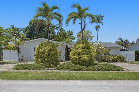 Casa en venta en Palmetto Bay, Florida, 4 dormitorios, 153.85 m2 № 2191921 - foto 3