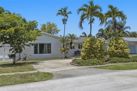 Casa en venta en Palmetto Bay, Florida, 4 dormitorios, 153.85 m2 № 2191921 - foto 2