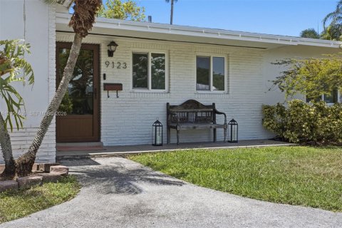 Casa en venta en Palmetto Bay, Florida, 4 dormitorios, 153.85 m2 № 2191921 - foto 4