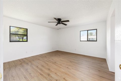 House in Belleview, Florida 3 bedrooms, 145.67 sq.m. № 1918384 - photo 13