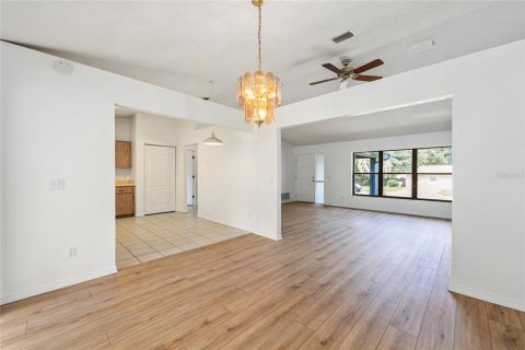 House in Belleview, Florida 3 bedrooms, 145.67 sq.m. № 1918384 - photo 11