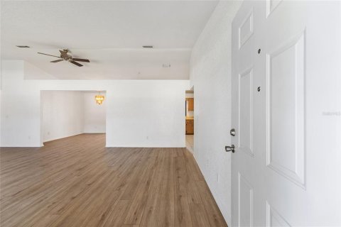 House in Belleview, Florida 3 bedrooms, 145.67 sq.m. № 1918384 - photo 6
