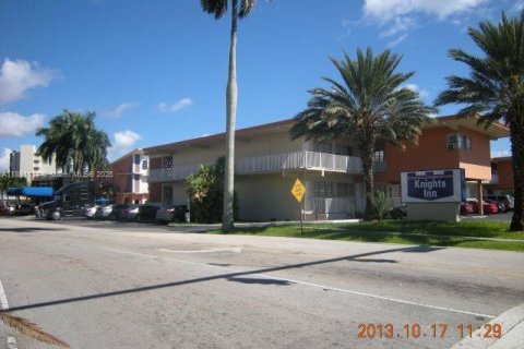 Снять в аренду кондоминиум в Халландейл-Бич, Флорида 1 спальня, 32.33м2, № 2021560 - фото 2