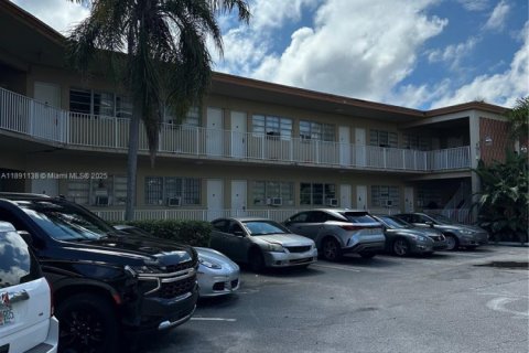 Снять в аренду кондоминиум в Халландейл-Бич, Флорида 1 спальня, 32.33м2, № 2021560 - фото 6