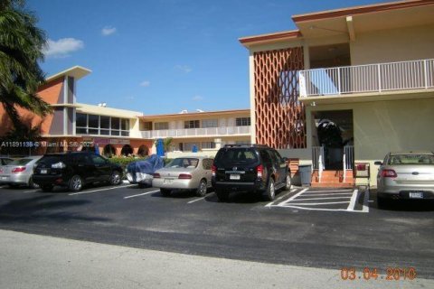 Снять в аренду кондоминиум в Халландейл-Бич, Флорида 1 спальня, 32.33м2, № 2021560 - фото 3