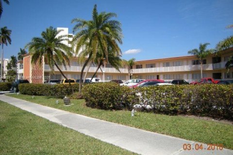 Снять в аренду кондоминиум в Халландейл-Бич, Флорида 1 спальня, 32.33м2, № 2021560 - фото 4