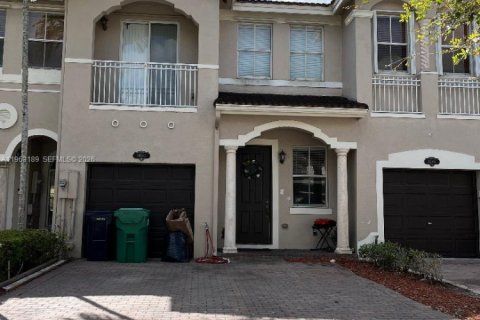 Touwnhouse à Miami, Floride 3 chambres, 164.9 m2 № 2024273