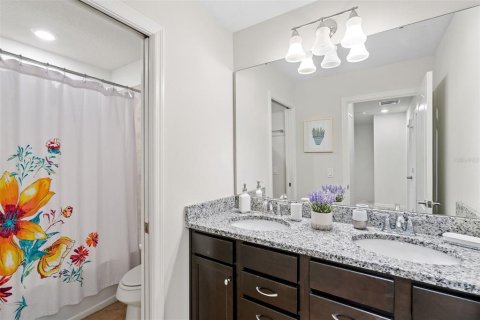Townhouse in Davenport, Florida 5 bedrooms, 192.87 sq.m. № 1620223 - photo 18