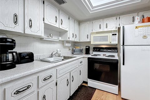 Condo in Dunedin, Florida, 1 bedroom  № 1622175 - photo 9