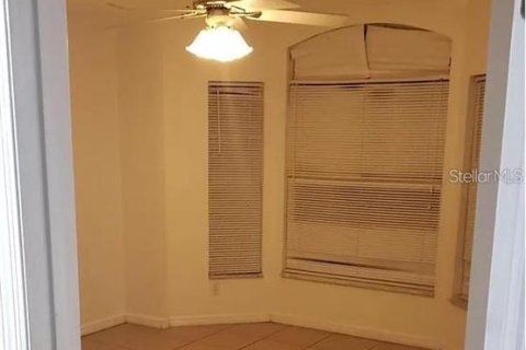 Villa ou maison à louer à Orlando, Floride: 3 chambres, 144.83 m2 № 1915380 - photo 4