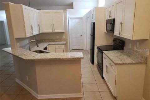 Villa ou maison à louer à Orlando, Floride: 3 chambres, 144.83 m2 № 1915380 - photo 2