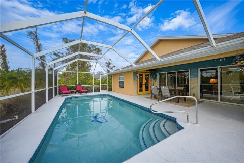 House in Rotonda, Florida 3 bedrooms, 151.62 sq.m. № 2425587 - photo 7