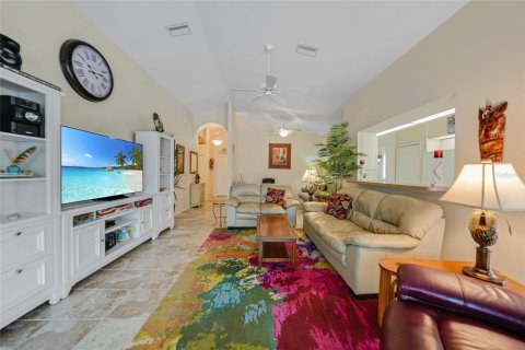 House in Rotonda, Florida 3 bedrooms, 151.62 sq.m. № 2425587 - photo 11