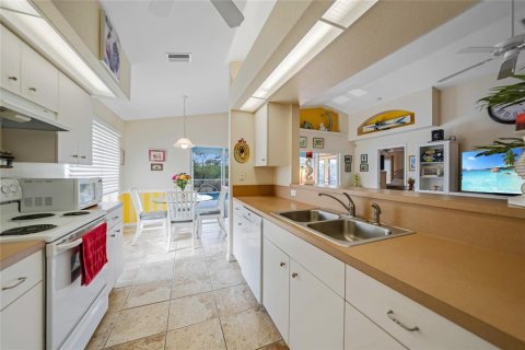 House in Rotonda, Florida 3 bedrooms, 151.62 sq.m. № 2425587 - photo 16