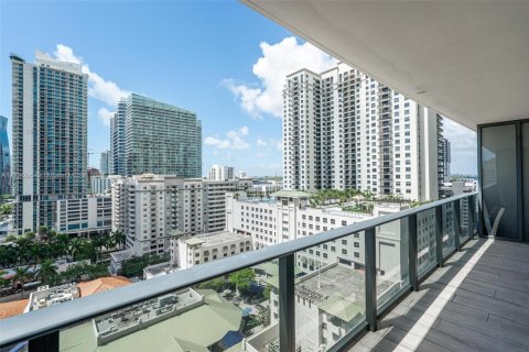 Condo in Miami, Florida, 1 bedroom  № 1957569 - photo 20